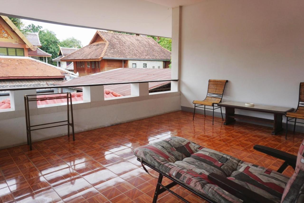 Manee Guesthouse And Record บ้านมานี Чиангмай Экстерьер фото