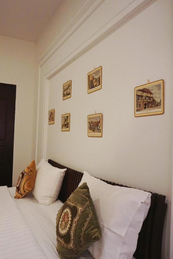 Manee Guesthouse And Record บ้านมานี Чиангмай Экстерьер фото