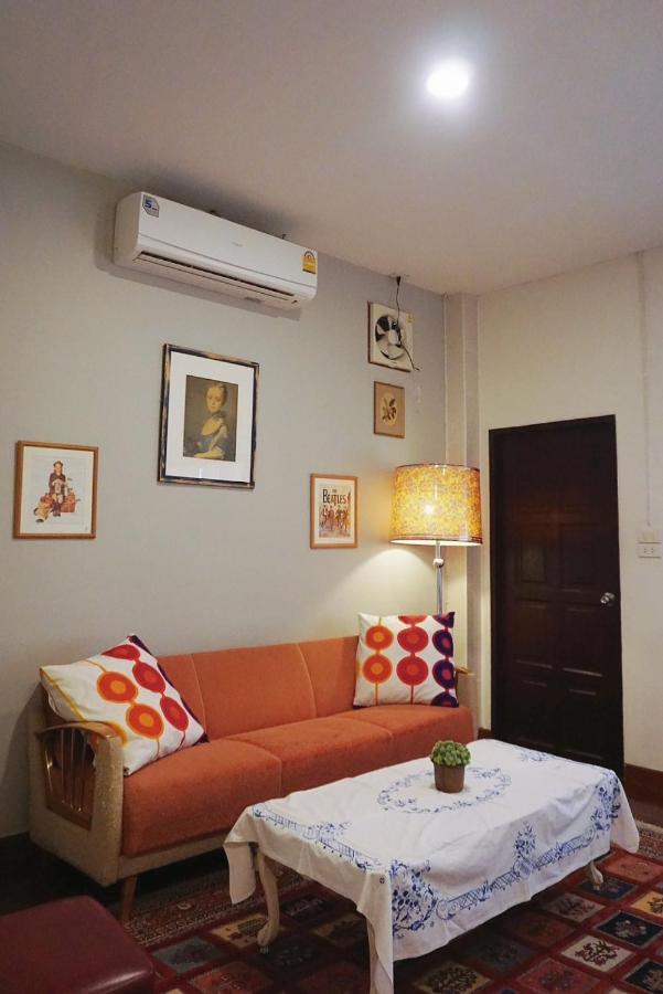 Manee Guesthouse And Record บ้านมานี Чиангмай Экстерьер фото