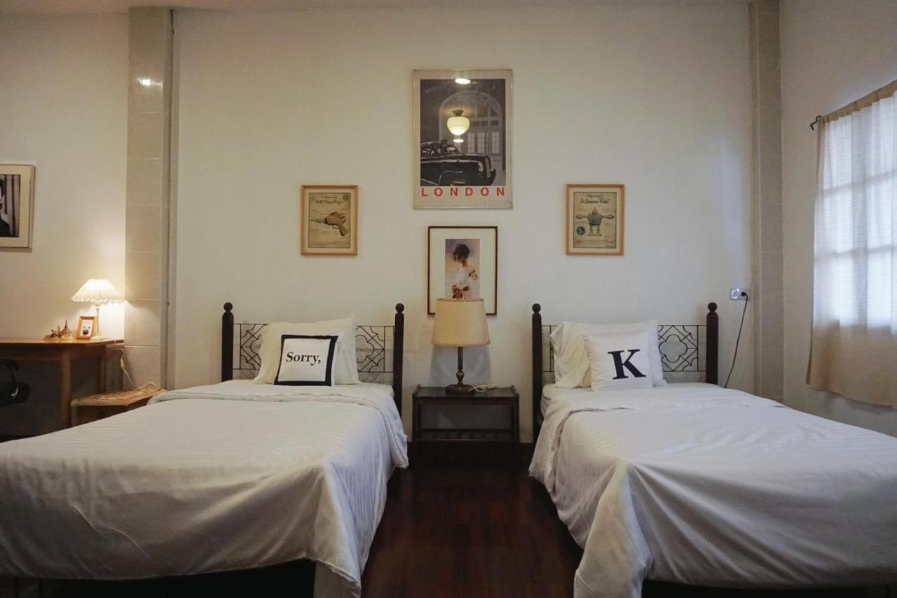 Manee Guesthouse And Record บ้านมานี Чиангмай Экстерьер фото